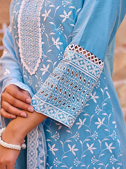 Women Floral Embroidered Thread Work Pure Cotton Kurta with Trousers & Dupatta