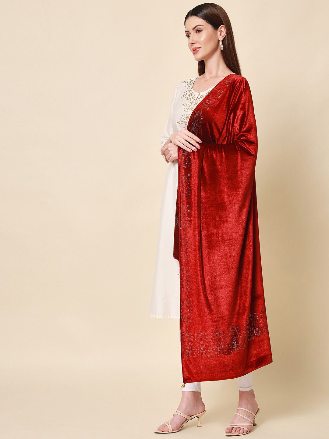 Dhiyona PA Women Maroon Velvet Crystal Shawl