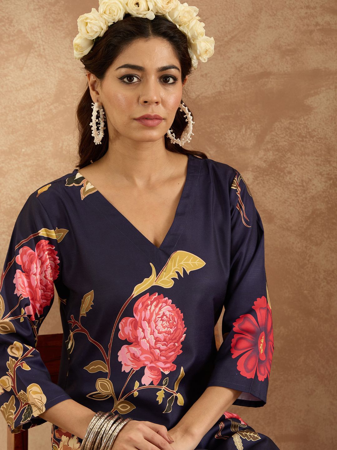 Dhiyona IE Women Floral Printed Regular Kurta with Trousers