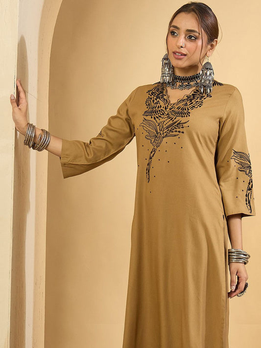 Women Floral Embroidered Regular Thread Work Kurta with Trousers