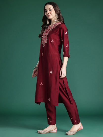 Dhiyona IE Women Floral Embroidered Thread Work Kurta With Trousers & Dupatta