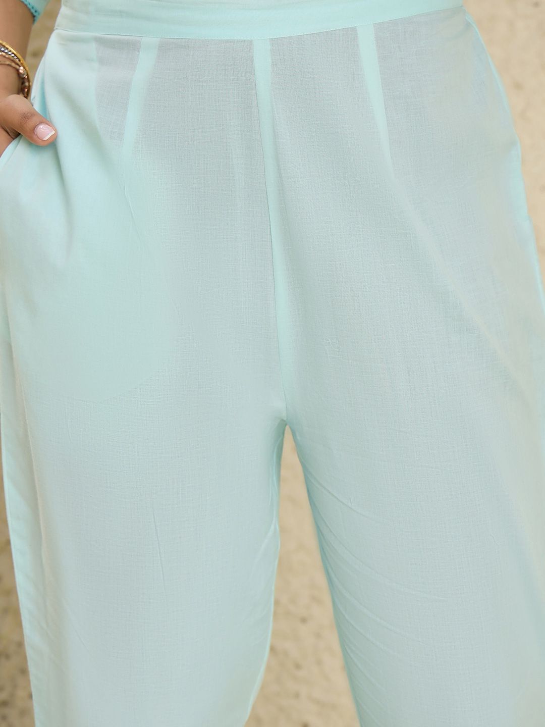 Women Floral Embroidered Regular Thread Work Pure Cotton Kurta with Trousers & With Dupatta