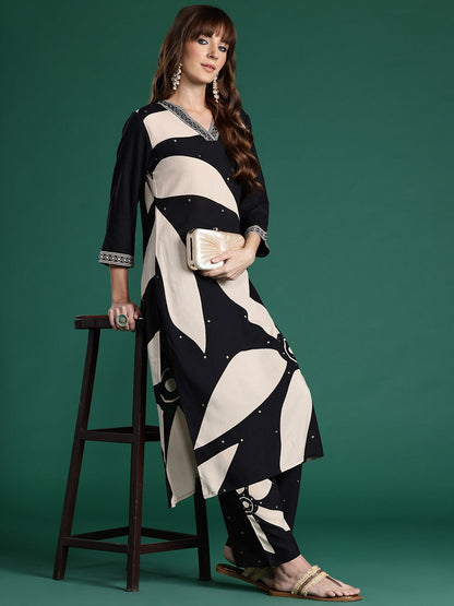 Dhiyona IE Floral Printed Sequinned Kurta with Trousers