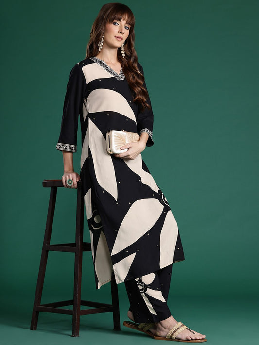 Dhiyona IE Floral Printed Sequinned Kurta with Trousers