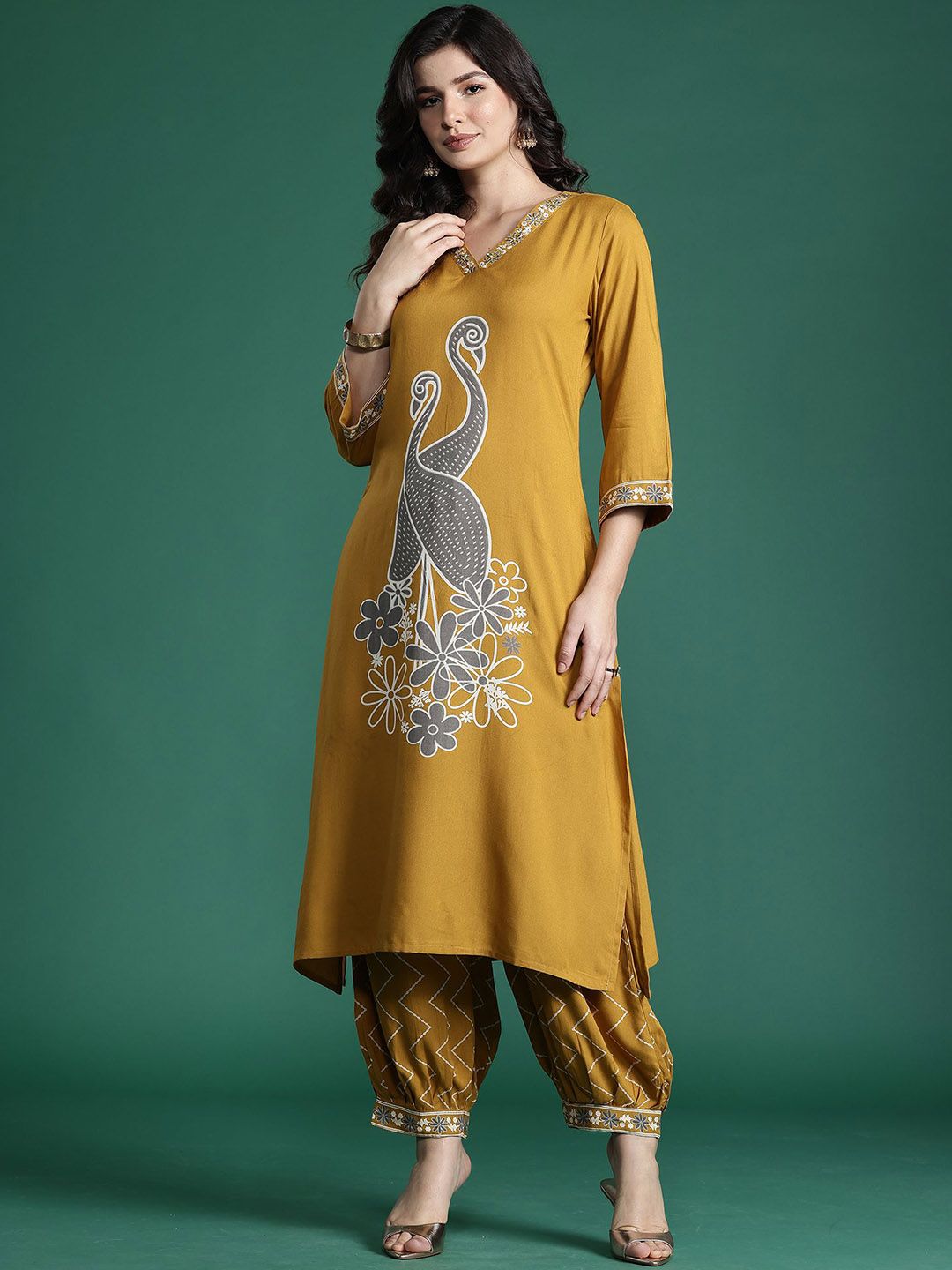 Dhiyona IE Printed Three-Quarter Sleeves Tunic With Trouser