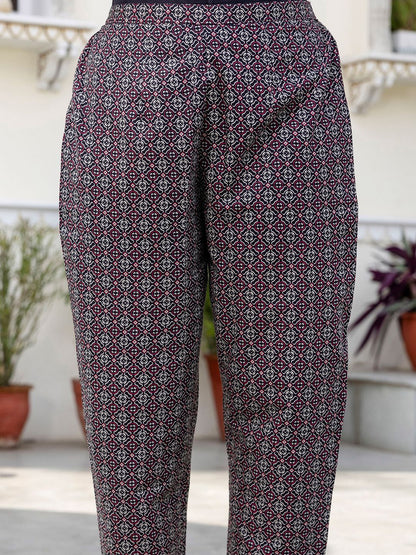 Dhiyona IE Women Floral Printed Gotta Patti Pure Cotton Kurta with Trousers & With Dupatta