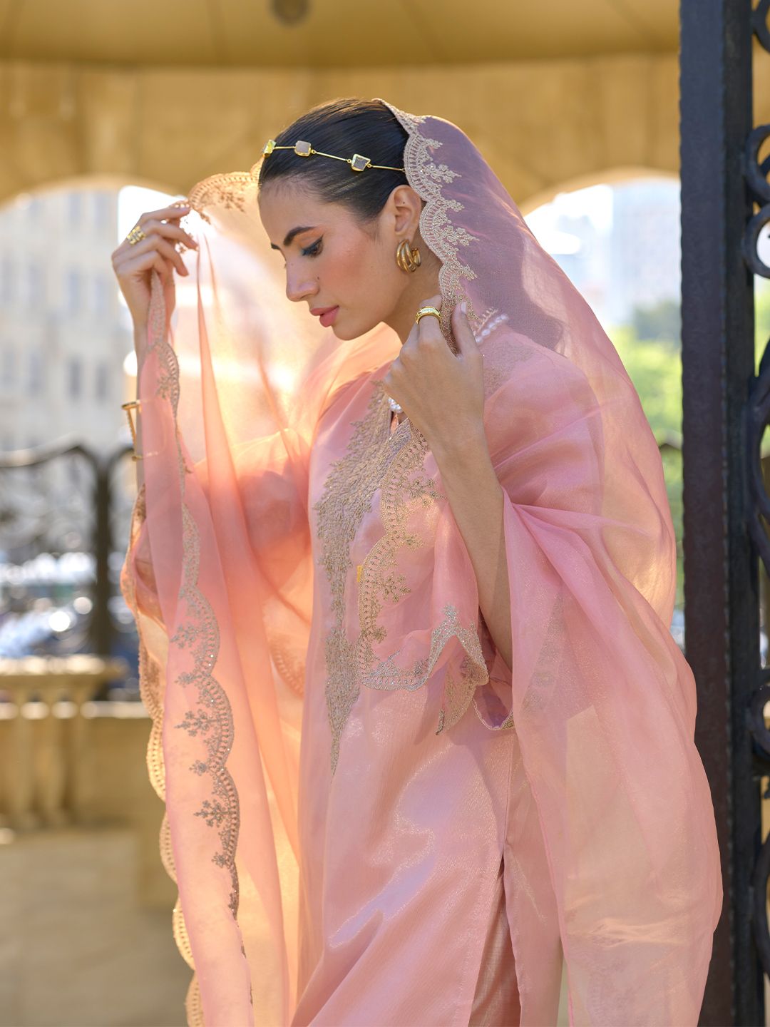 Dhiyona IE Ethnic Motifs Embroidered Zari Straight Kurta With Trousers & Dupatta