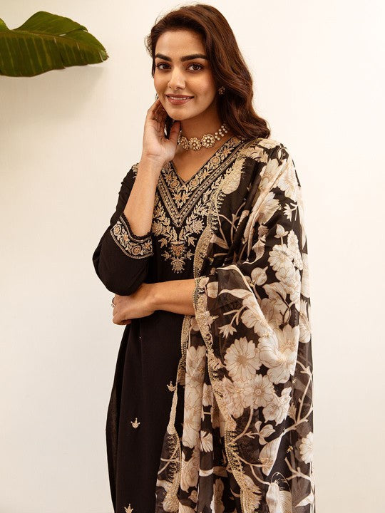 Women's Ethnic Motifs Embroidered Regular Thread Work Kurta with Salwar & Dupatta