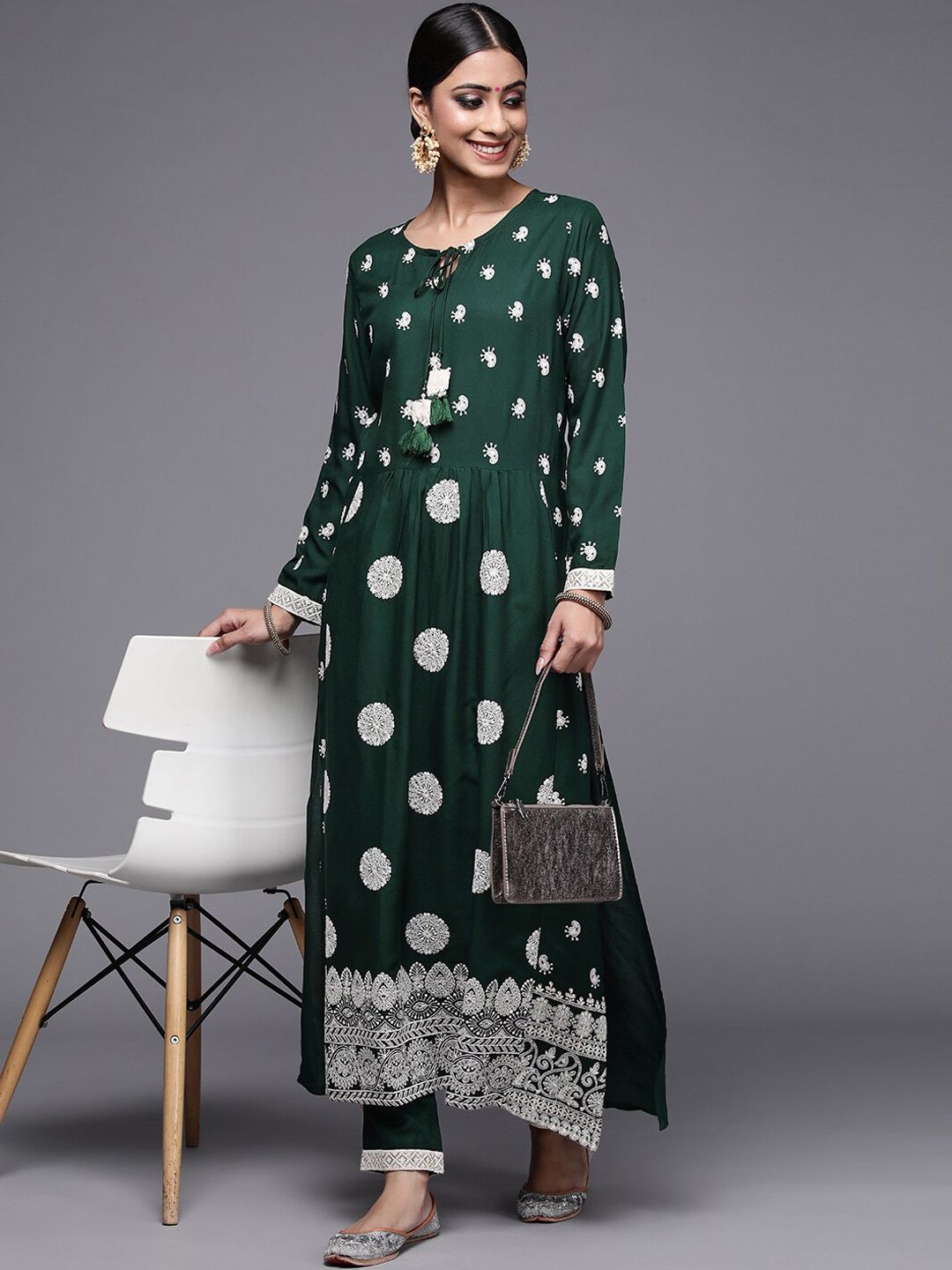 Dhiyona IE Women Green Ethnic Motifs Embroidered Kurta with Trousers