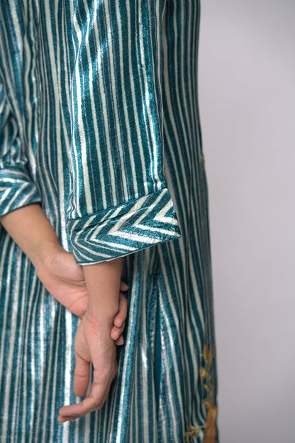 Women's Peacock Blue and Off White Silk Velvet Salwar Suit