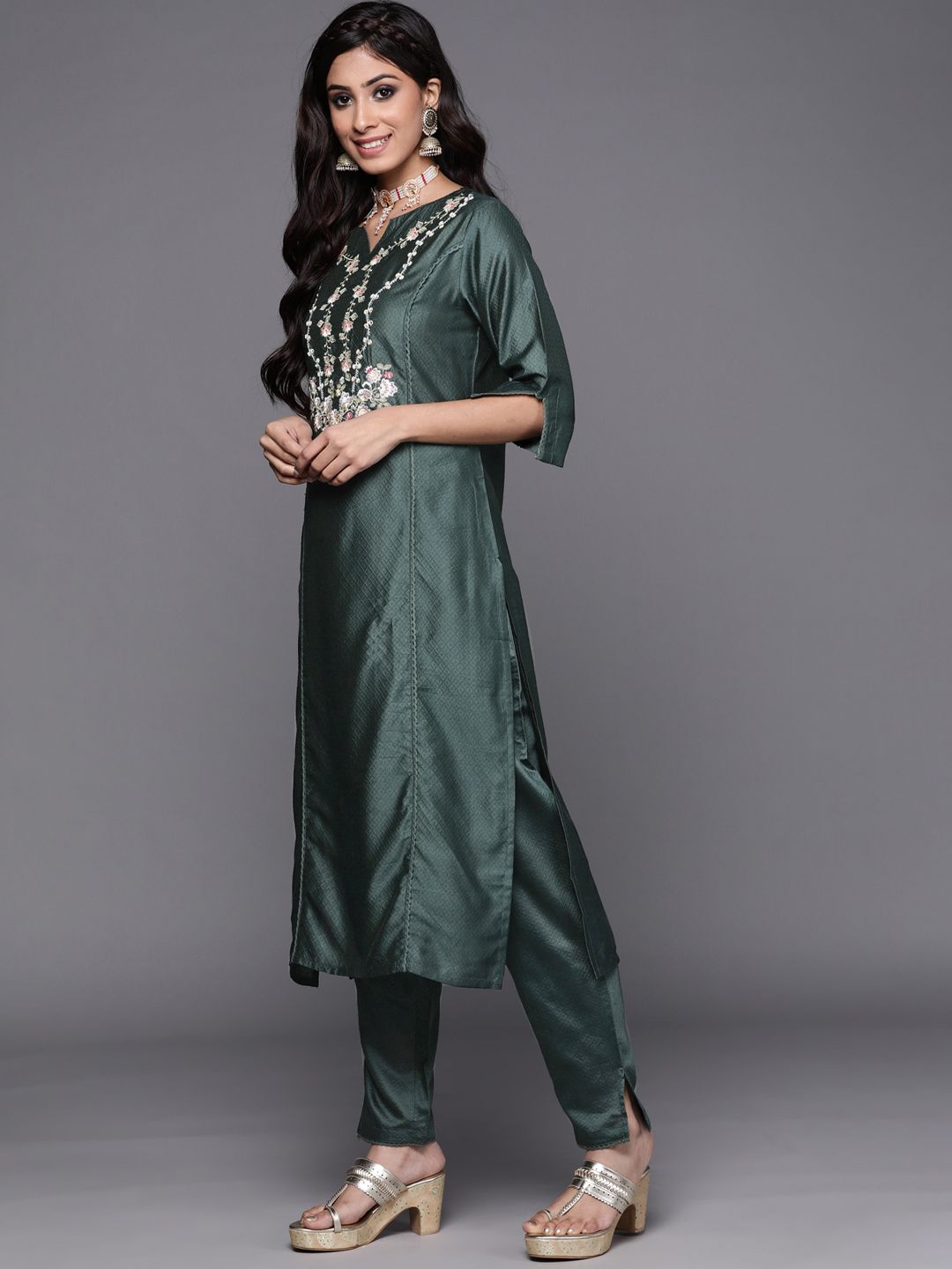 Dhiyona IE Women Green Ethnic Motifs Embroidered Kurta with Trousers & With Dupatta