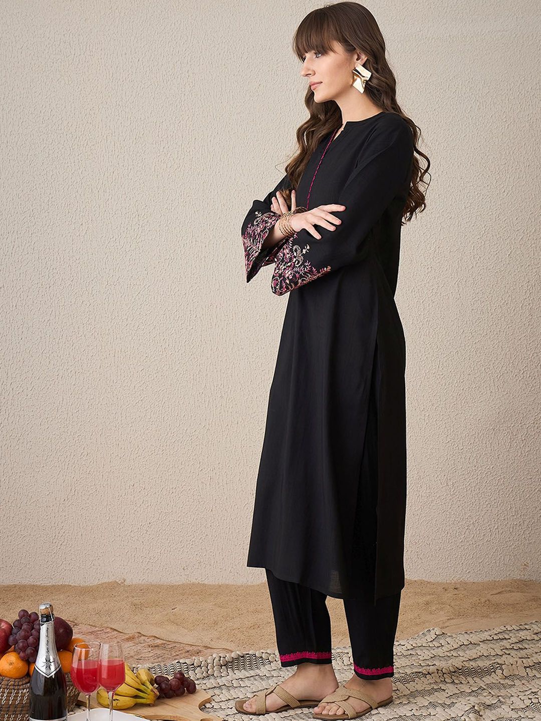 Dhiyona IE Floral Embroidered Mandarin Collar Straight Tunic And Trousers