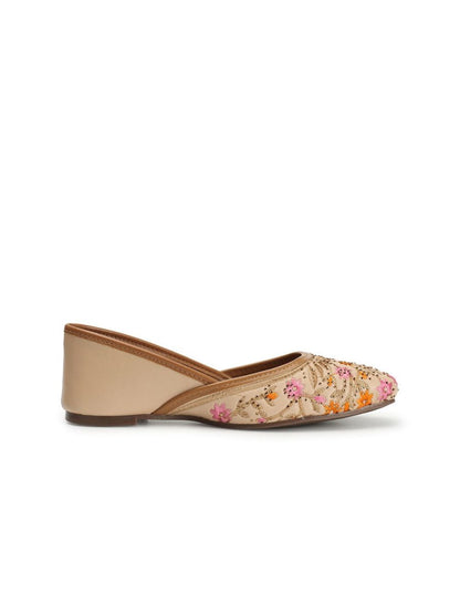 Dhiyona AK Cream-Coloured & Pink Embroidered Ethnic Mojaris
