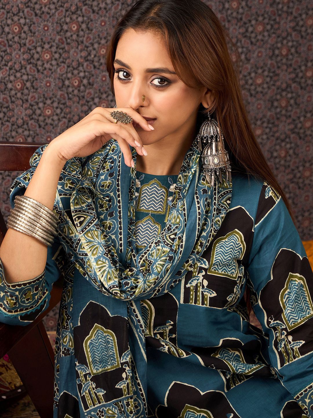 Women Ethnic Motifs Printed Straight Kurta Trousers With Dupatta set
