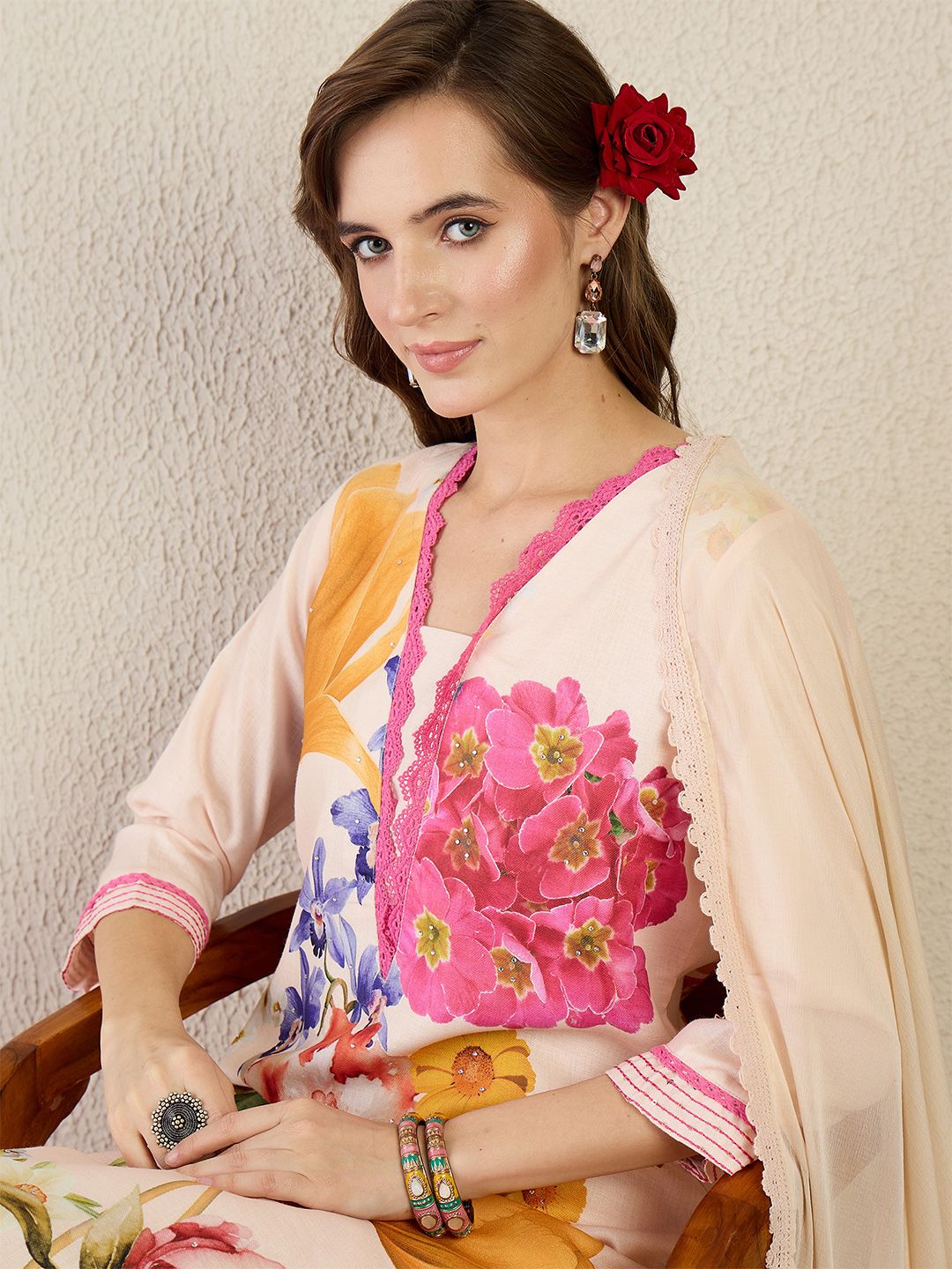 Dhiyona IE Women Floral Printed Linen Kurta with Trousers & Dupatta