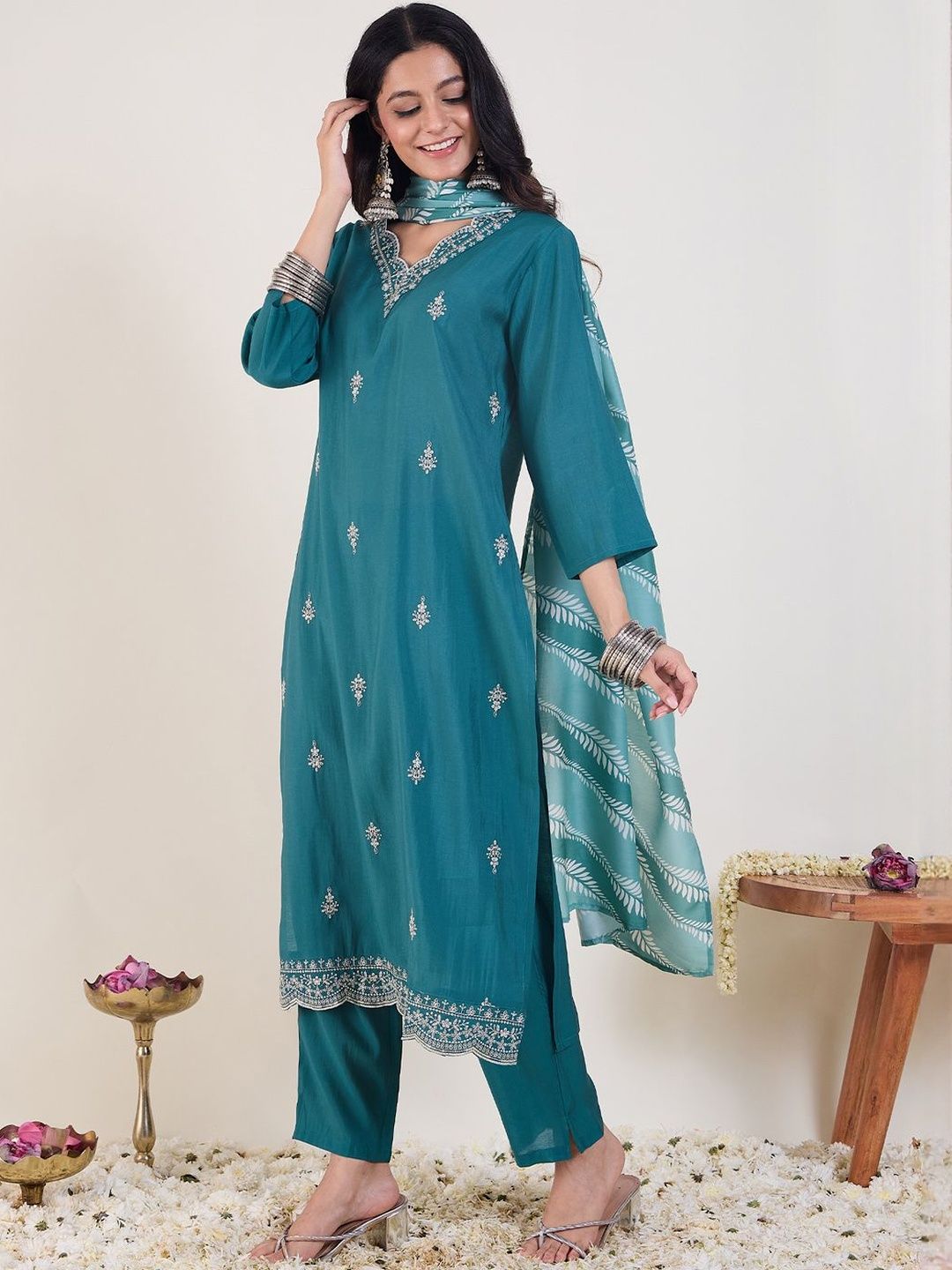 Ethnic Motifs Embroidered Thread Work Kurta with Trousers & With Dupatta