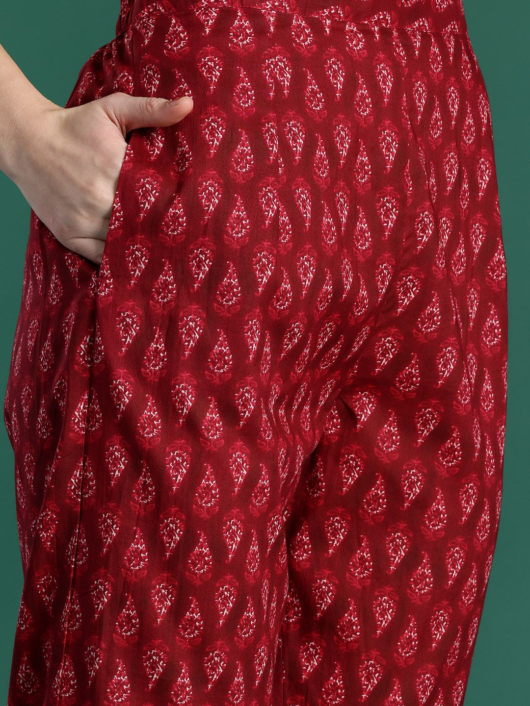 Dhiyona IE Women Floral Printed Pure Cotton Kurta With Trousers & Dupatta