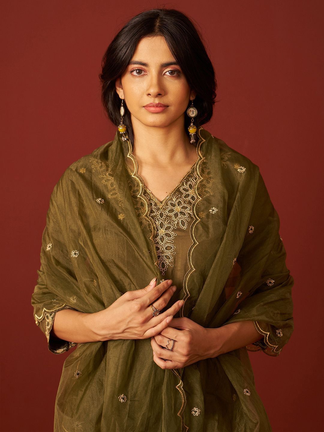 Dhiyona IE Women Floral Embroidered Kurta with Trousers & Dupatta