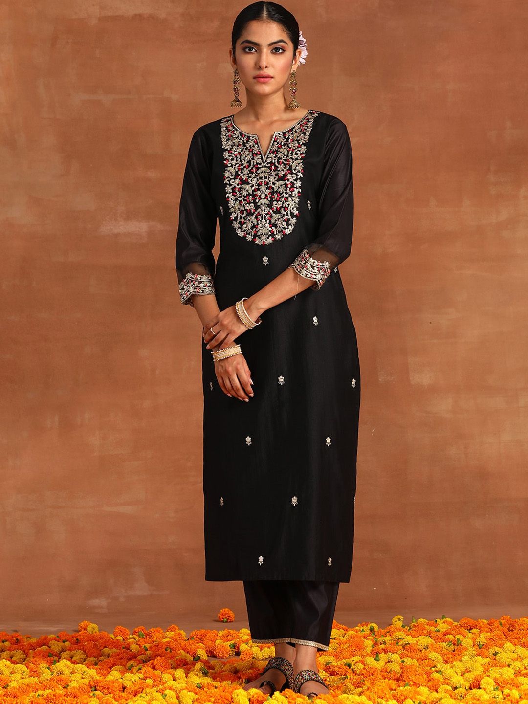 Dhiyona IE Floral Embroidered Thread Work Liva Kurta with Trousers & Dupatta