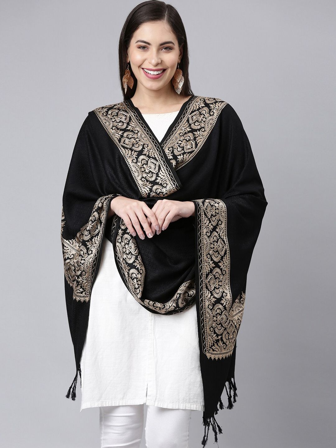 Dhiyona PA Women Black Aari Embroidered Shawl