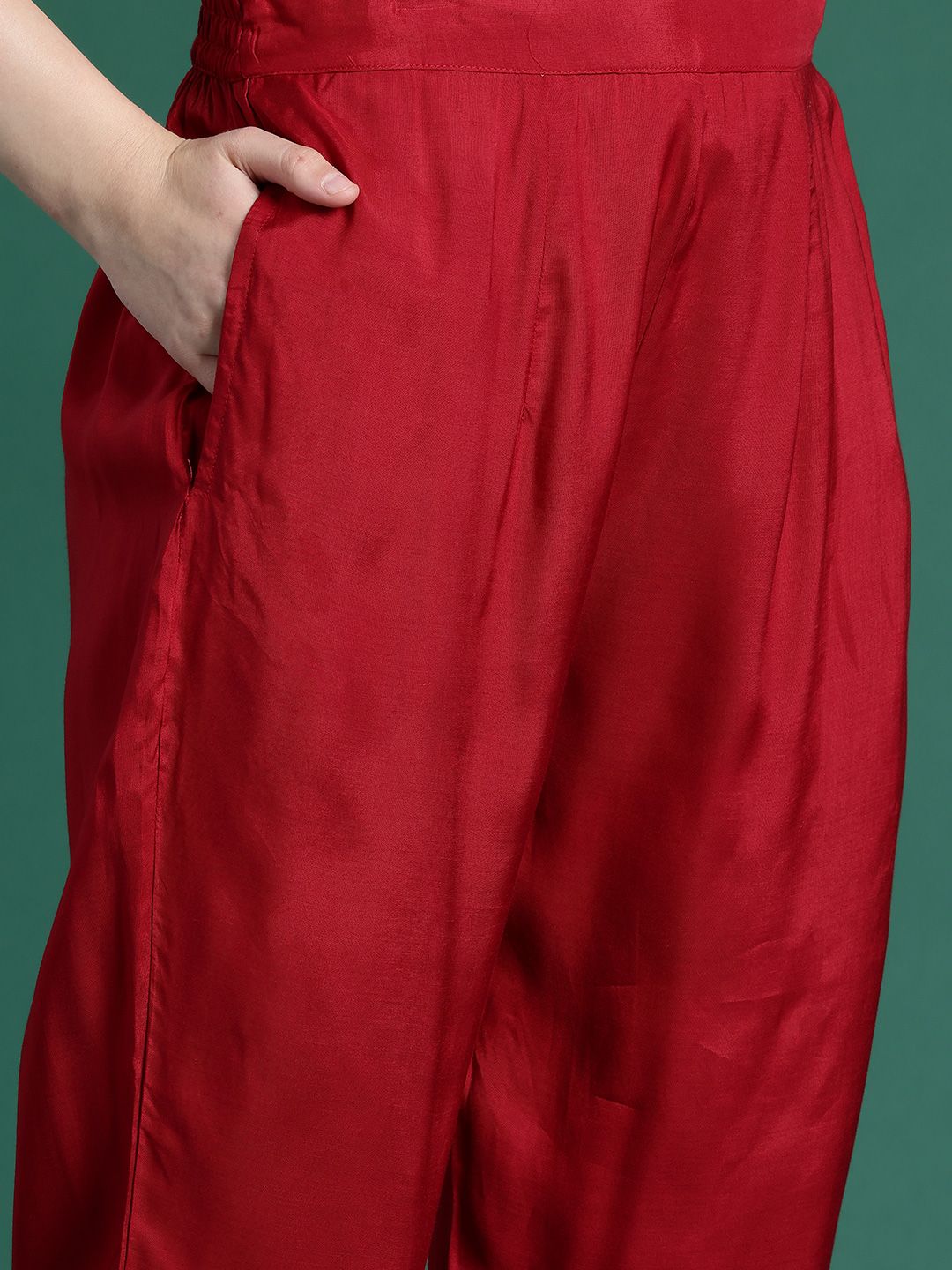 Ethnic Motifs Embroidered Regular Thread Work Kurta With Trousers