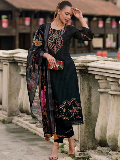 Women Ethnic Motifs Embroidered Regular Thread Work Pure Cotton Kurta with Trousers & With Dupatta