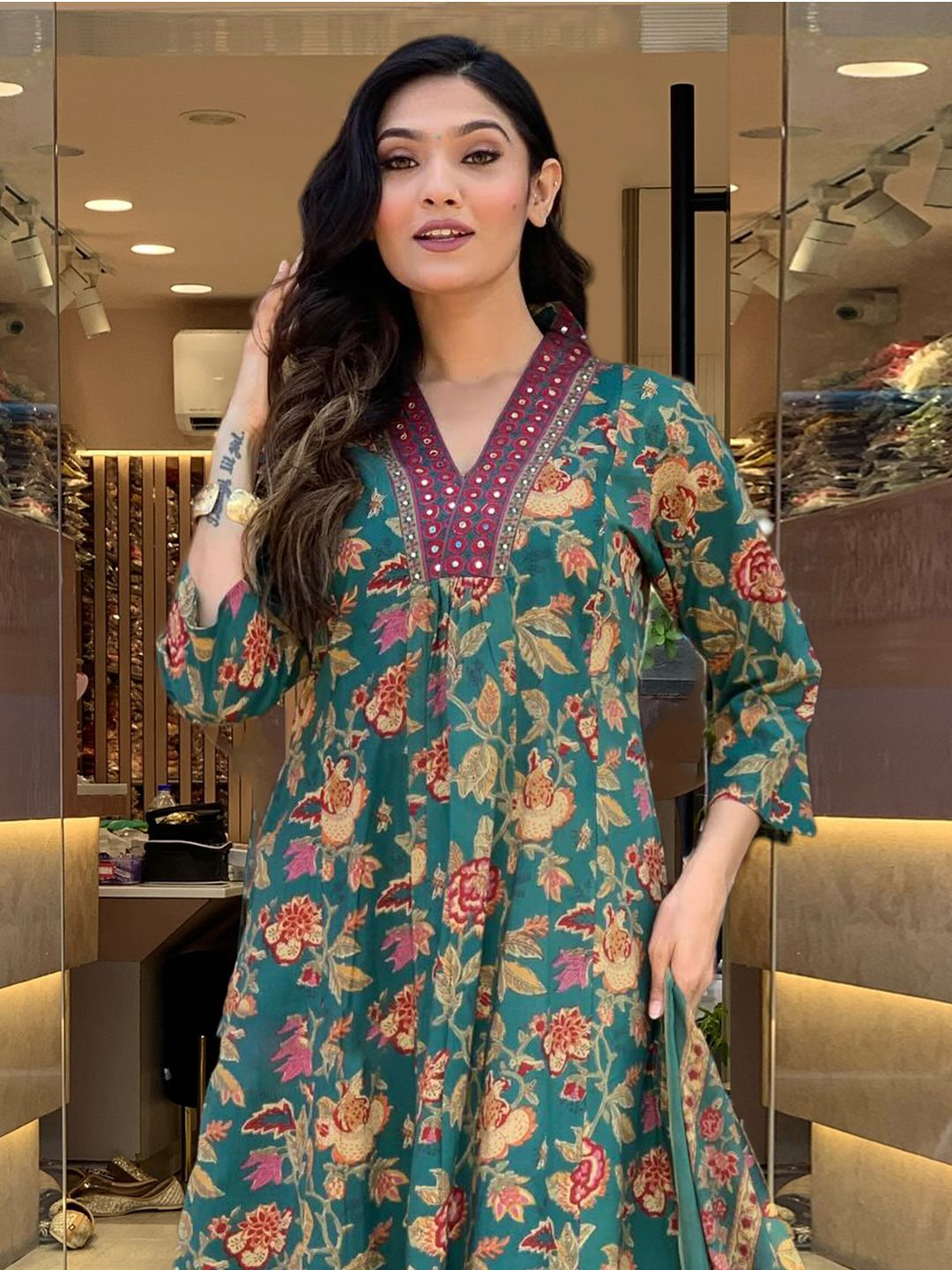 Dhiyona KL Women Floral Printed V-Neck Anarkali Kurta with Palazzos & Dupatta