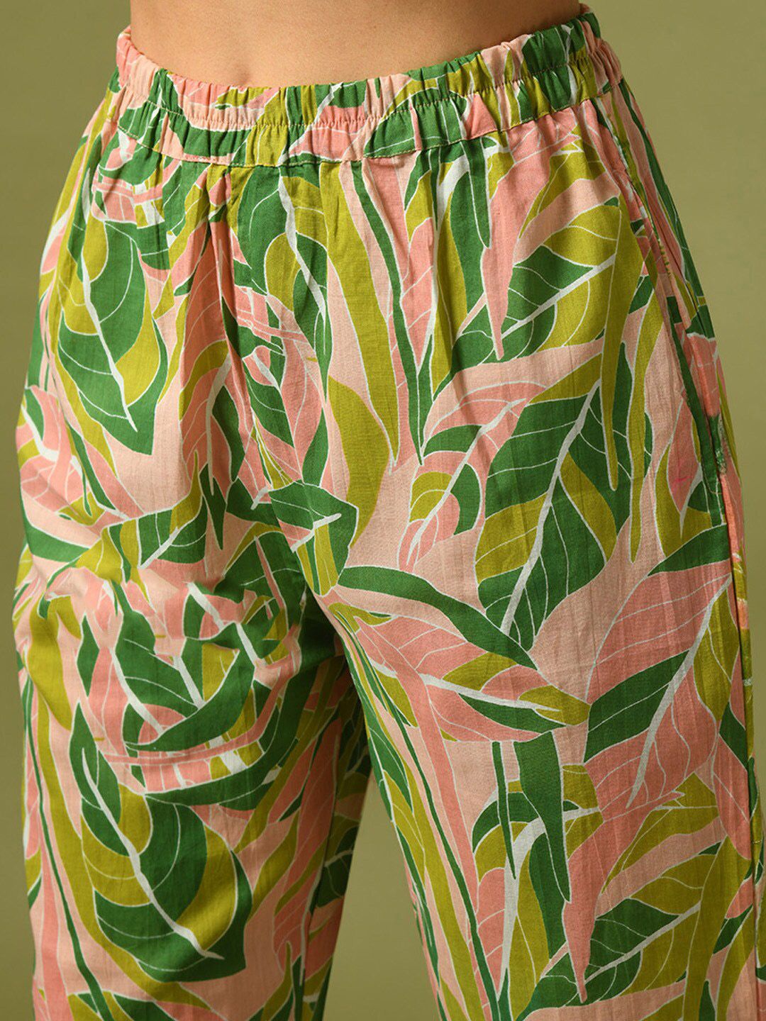 Dhiyona SN Women's Floral Printed Cotton Straight Kurta With Trousers & Duppatta