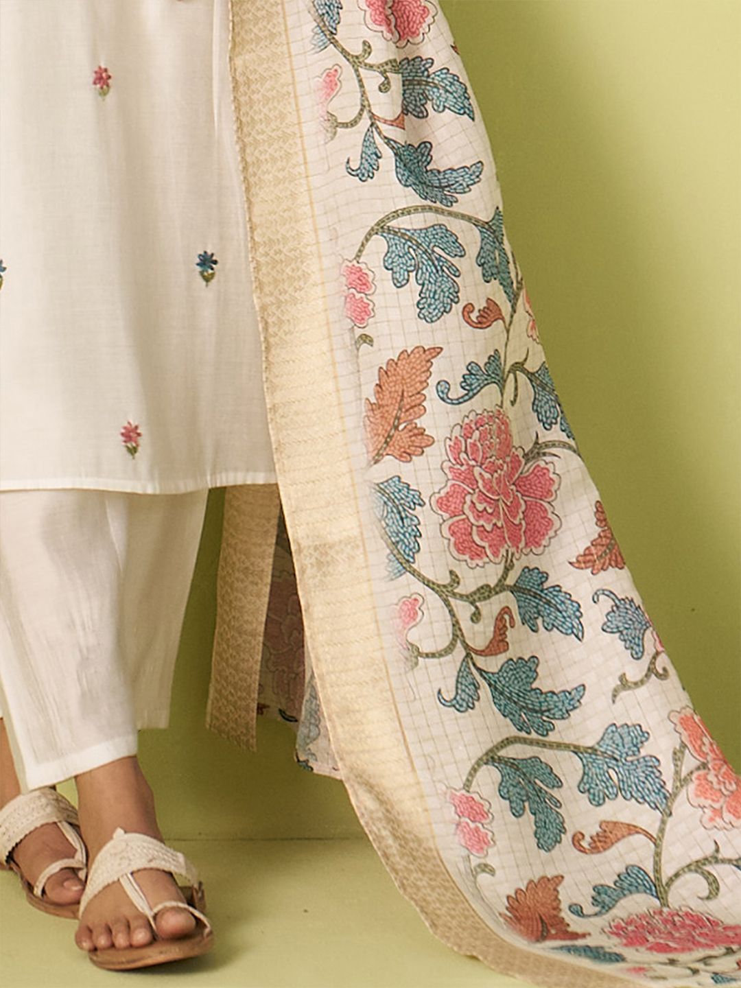 Women Floral Embroidered Kurta with Trousers & Dupatta