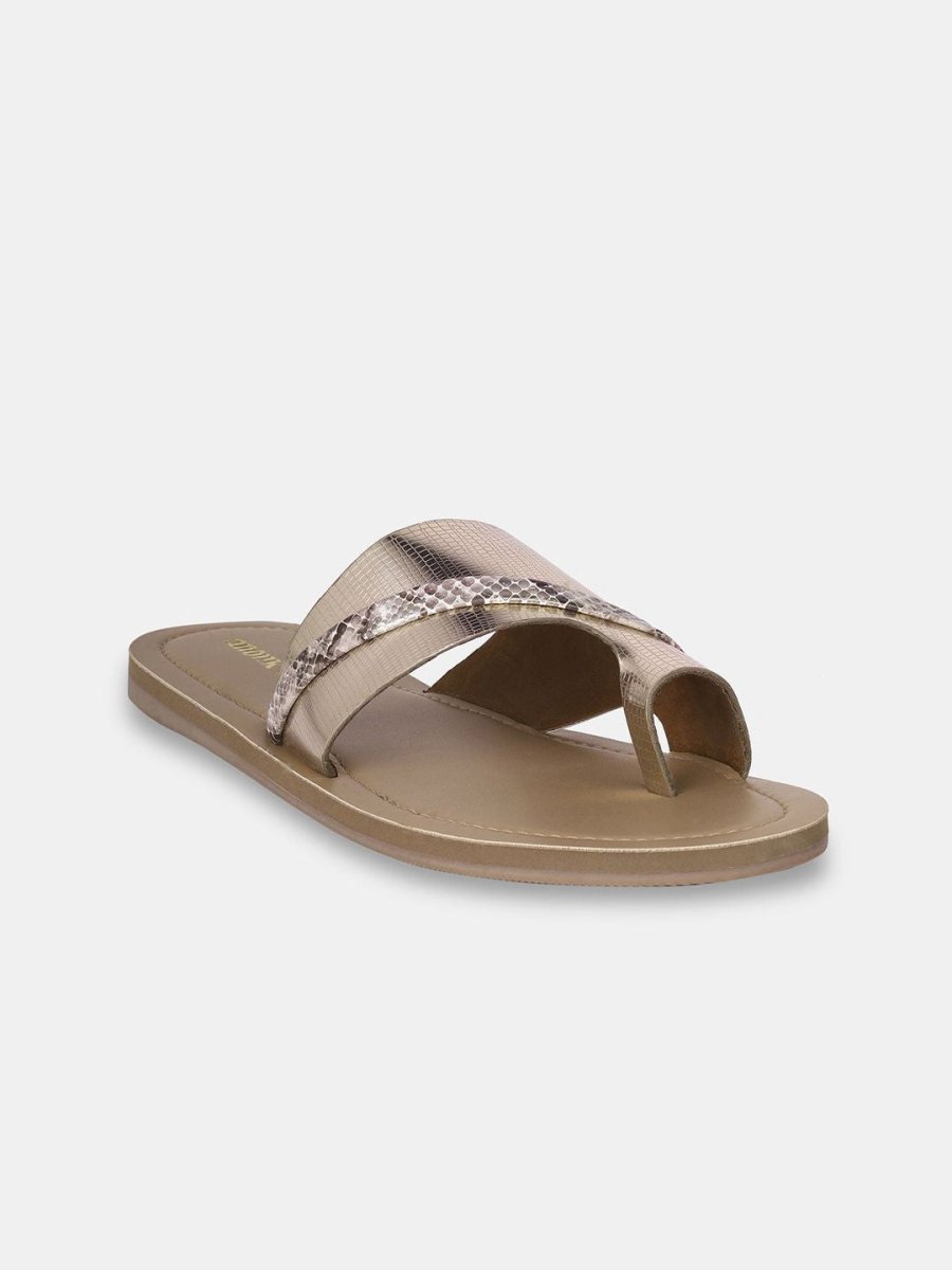 Dhiyona AK Women Textured One Toe Flats