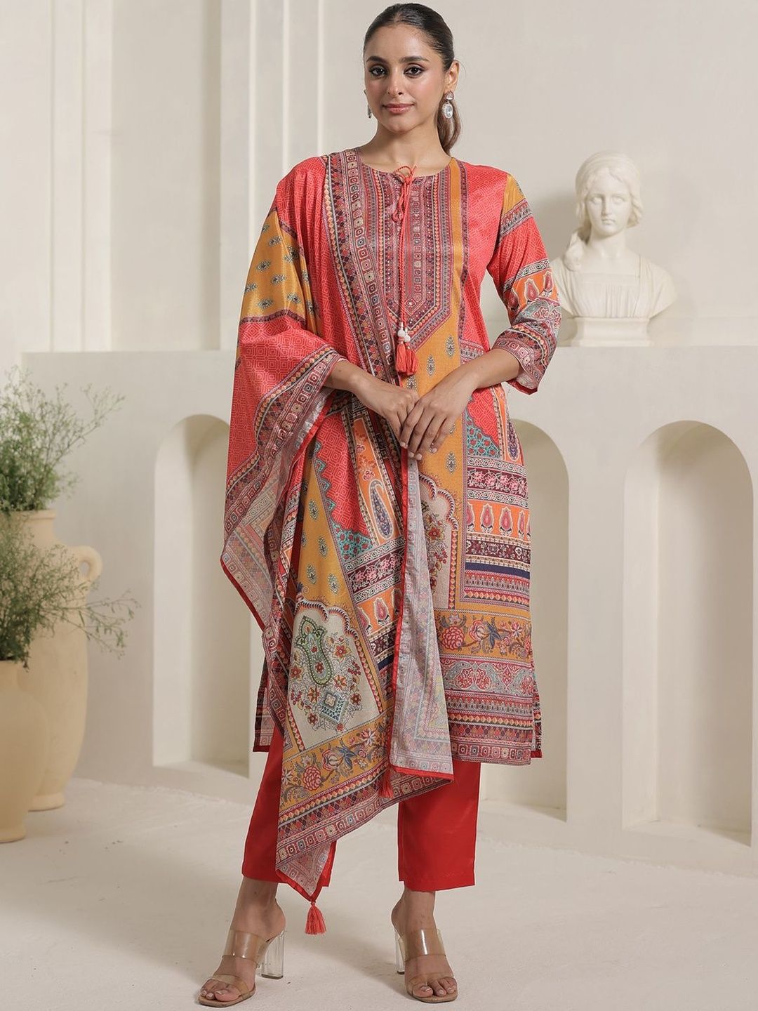 Women Ethnic Motifs Printed Regular Kurta With Trousers & Dupatta