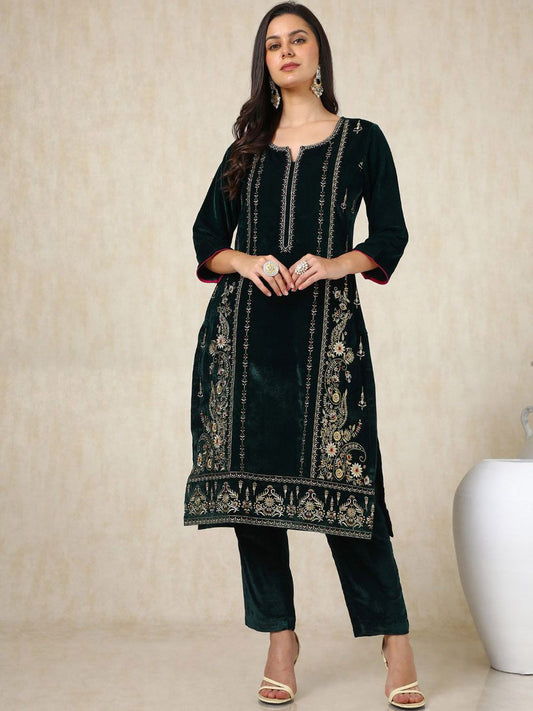 Dhiyona SO Women's Green Floral Embroidered Notch Neck Thread Work Velvet Kurta With Trousers