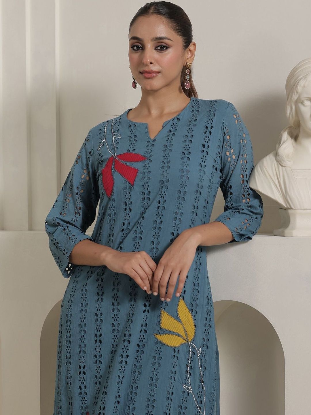 Women Floral Embroidered Regular Thread Work Pure Cotton Kurta with Trousers