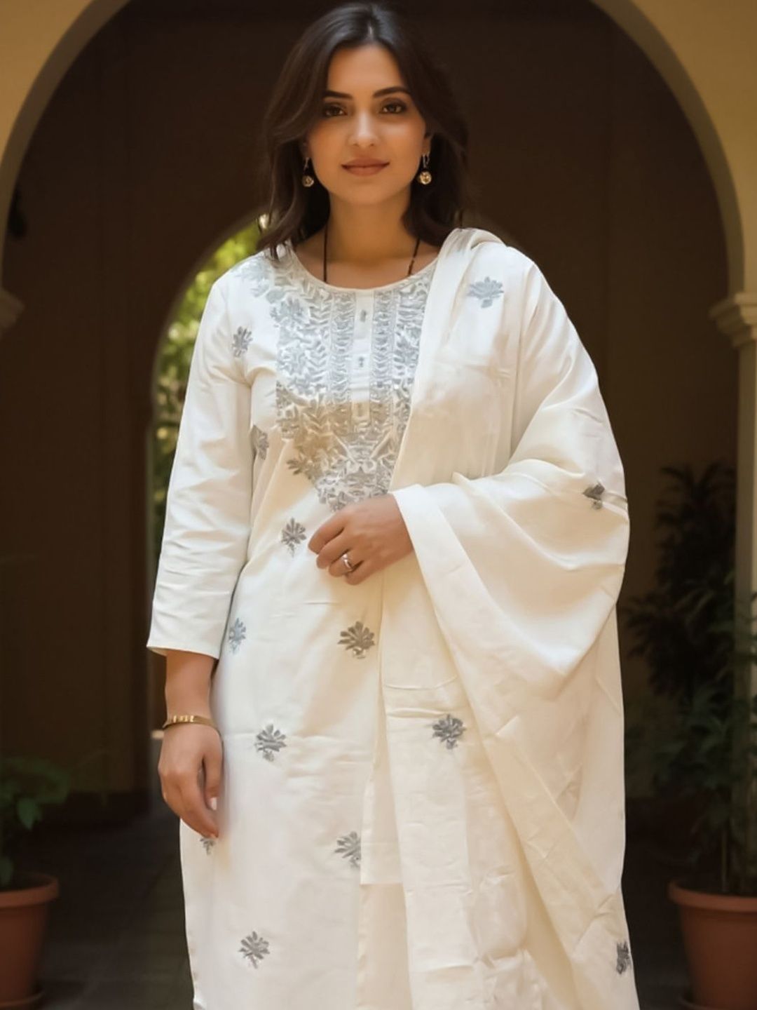 Floral Embroidered Thread Work Pure Cotton Kurta With Trousers & Dupatta