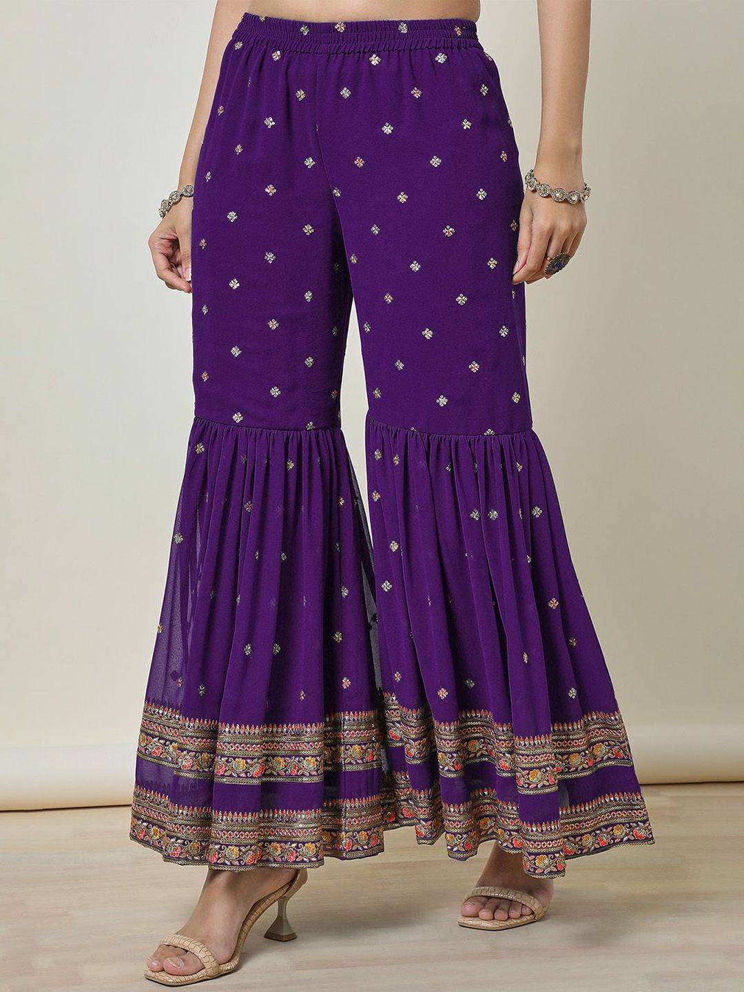 Dhiyona SO Women's Women Floral Printed Regular Thread Work Kurta with Sharara & With Dupatta