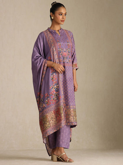 Dhiyona SO Women's Women Floral Printed Sequinned Kurta Set With Dupatta