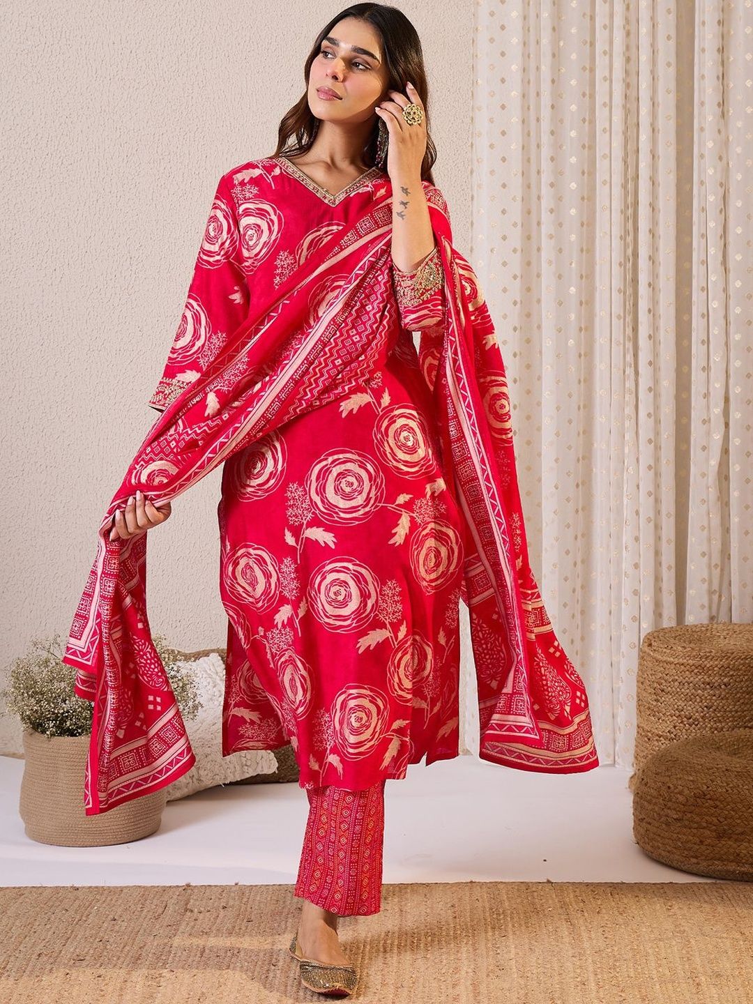 Women Floral Printed Kurta with Trousers & Dupatta