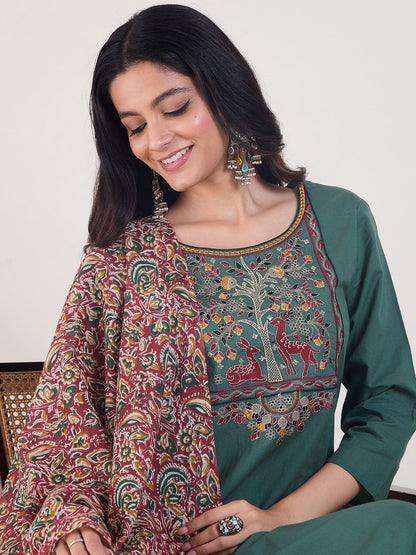 Ethnic Motifs Embroidered Thread Work Straight Kurta With Trouser & Dupatta