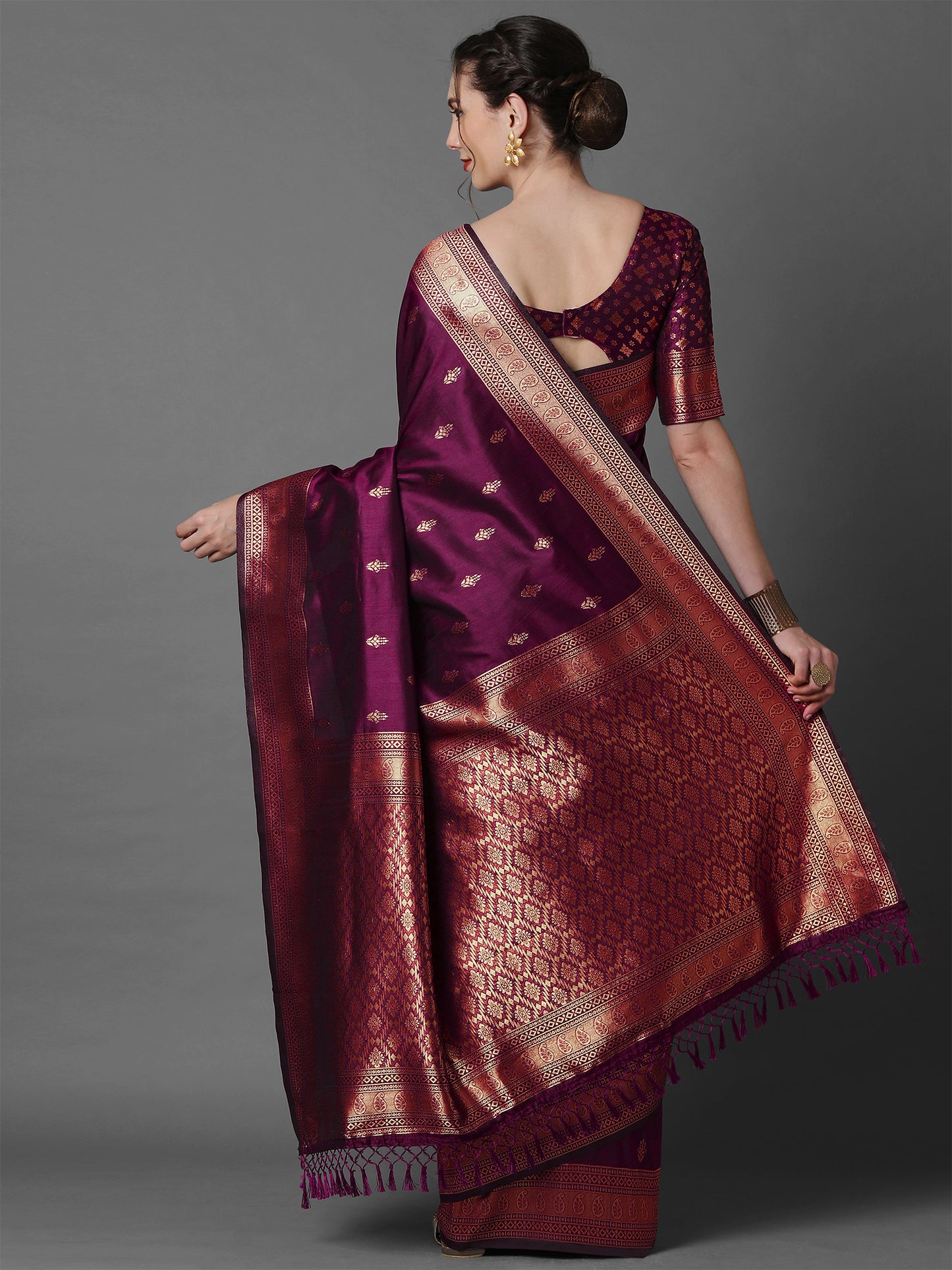 Women's Silk Blend Magenta Woven Design Designer Saree With Blouse Piece