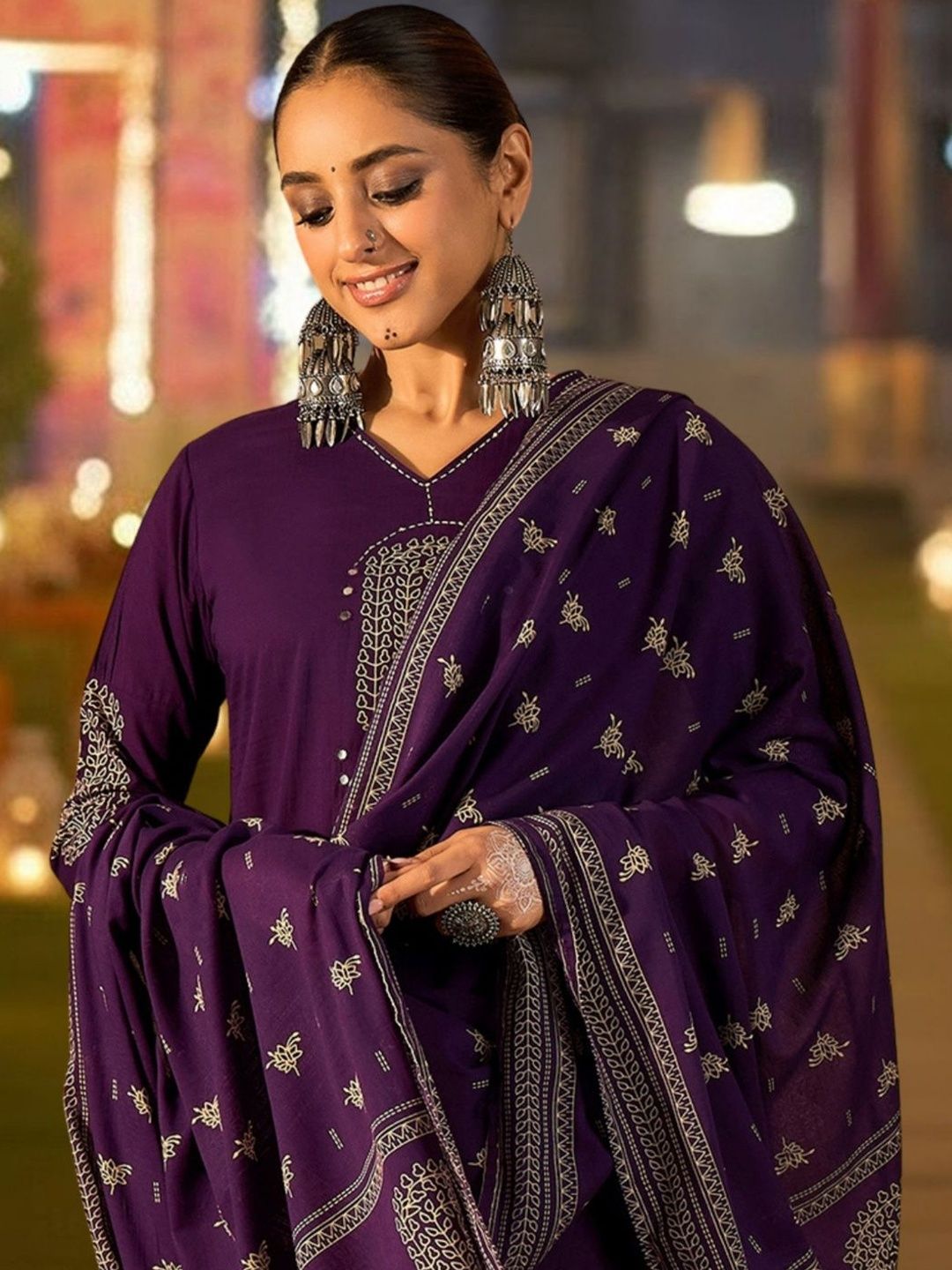 Women Ethnic Motifs Embroidered Regular Thread Work Pure Cotton Kurta with Trousers & With Dupatta