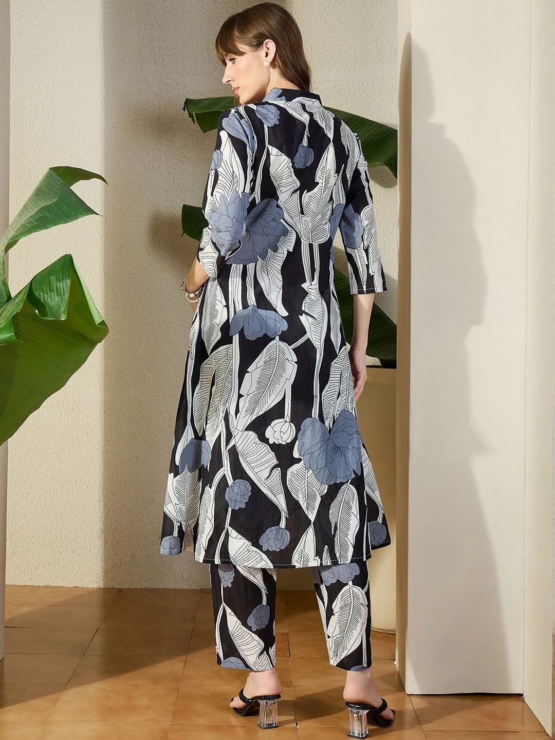 Women Floral Printed Regular Pure Cotton Kurta with Trousers