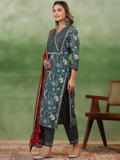 Dhiyona SN Women's Green Floral Printed V-Neck Gotta Patti Pure Cotton Kurta With Trousers & Dupatta