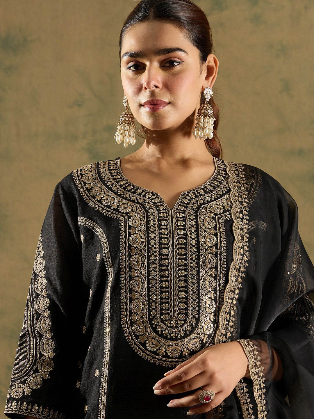 Ethnic Motifs Embroidered Panelled Kurta With Trousers & Dupatta