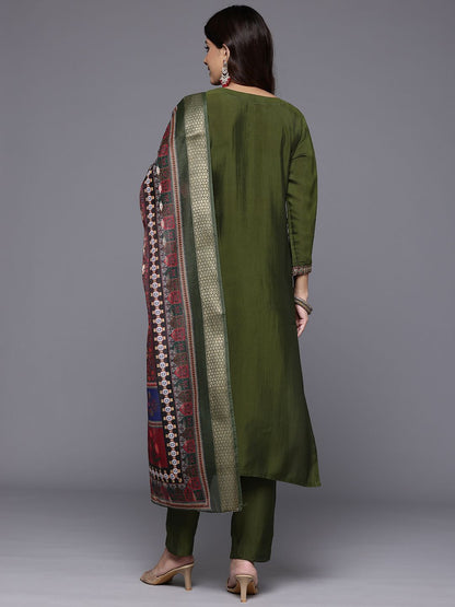 Dhiyona VA Women'sFloral Embroidered Notch Neck Mirror Work Straight Kurta With Trousers & Dupatta