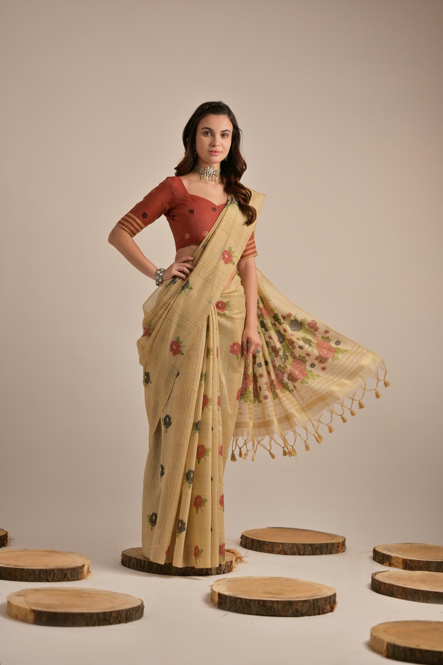Dhiyona GR Women's Arisaa Beige Muga Cotton Saree