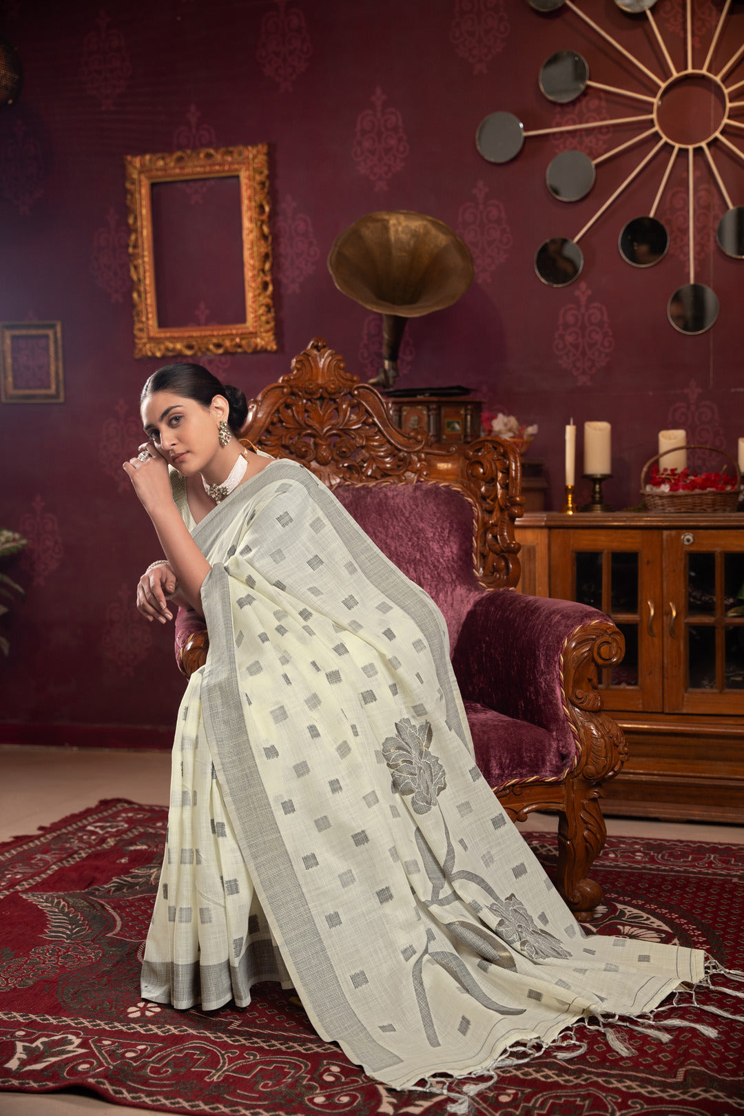 Dhiyona GR Women's Maitri White Linen Woven Saree