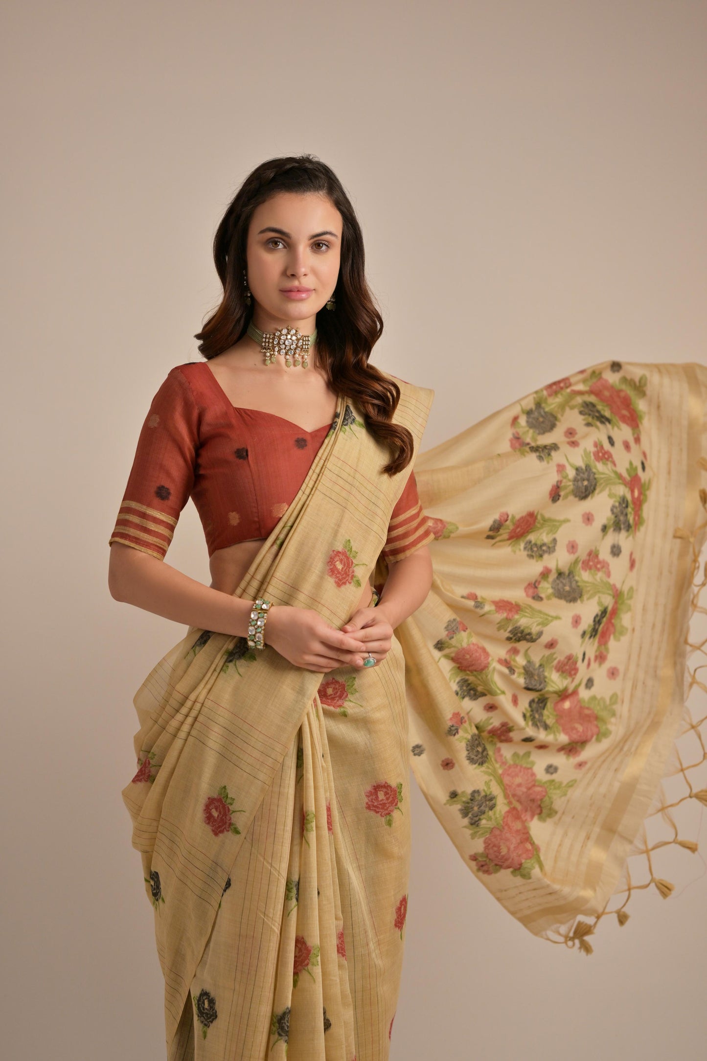 Dhiyona GR Women's Arisaa Beige Muga Cotton Saree