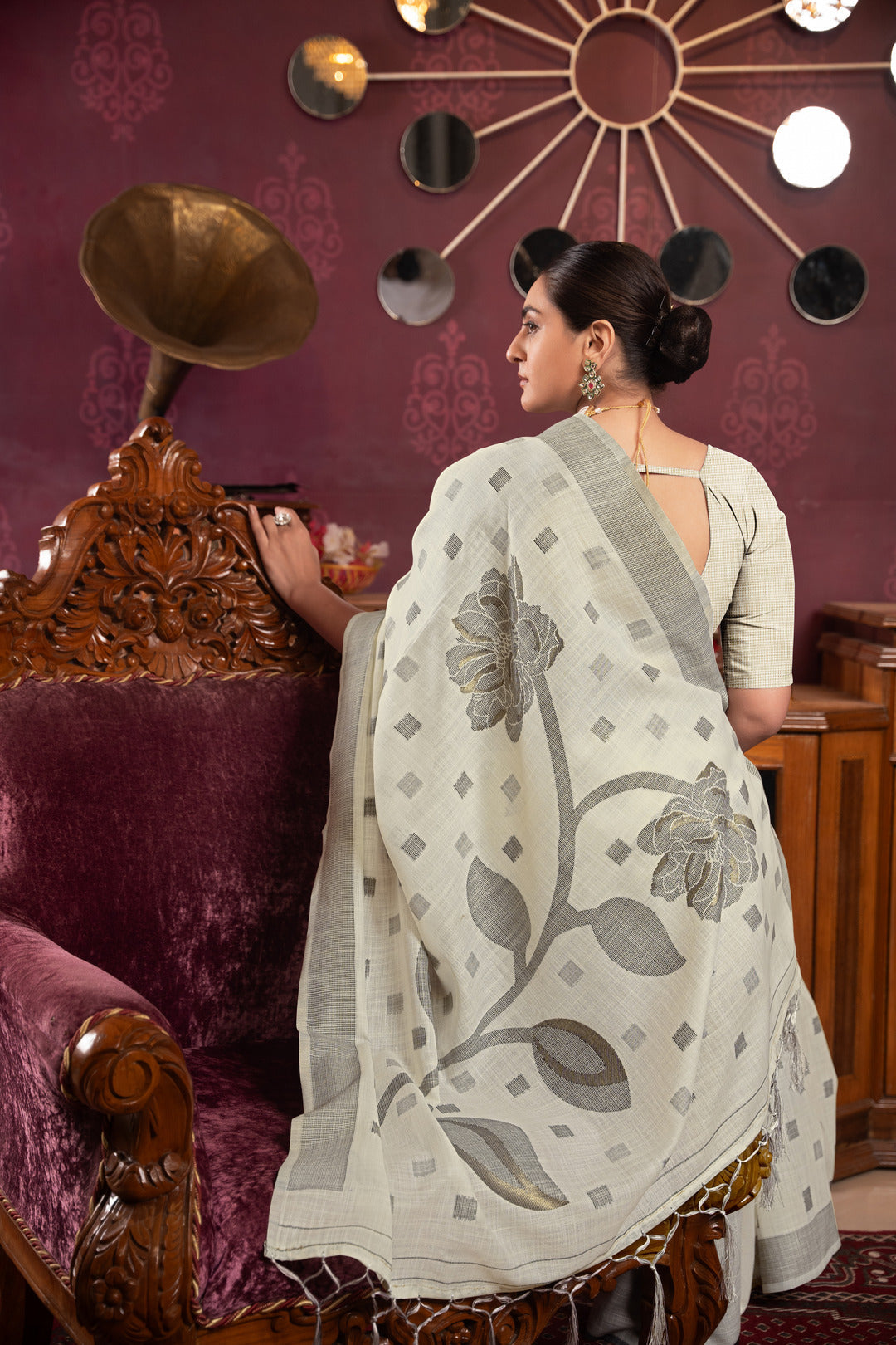 Dhiyona GR Women's Maitri White Linen Woven Saree