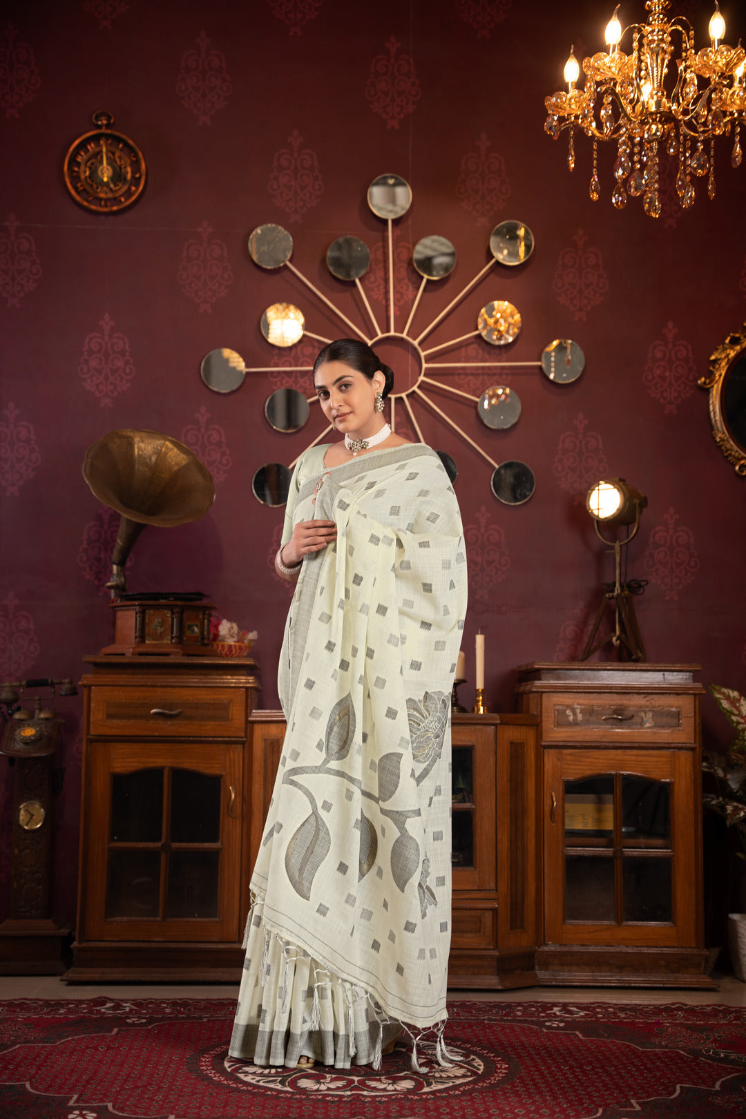 Dhiyona GR Women's Maitri White Linen Woven Saree