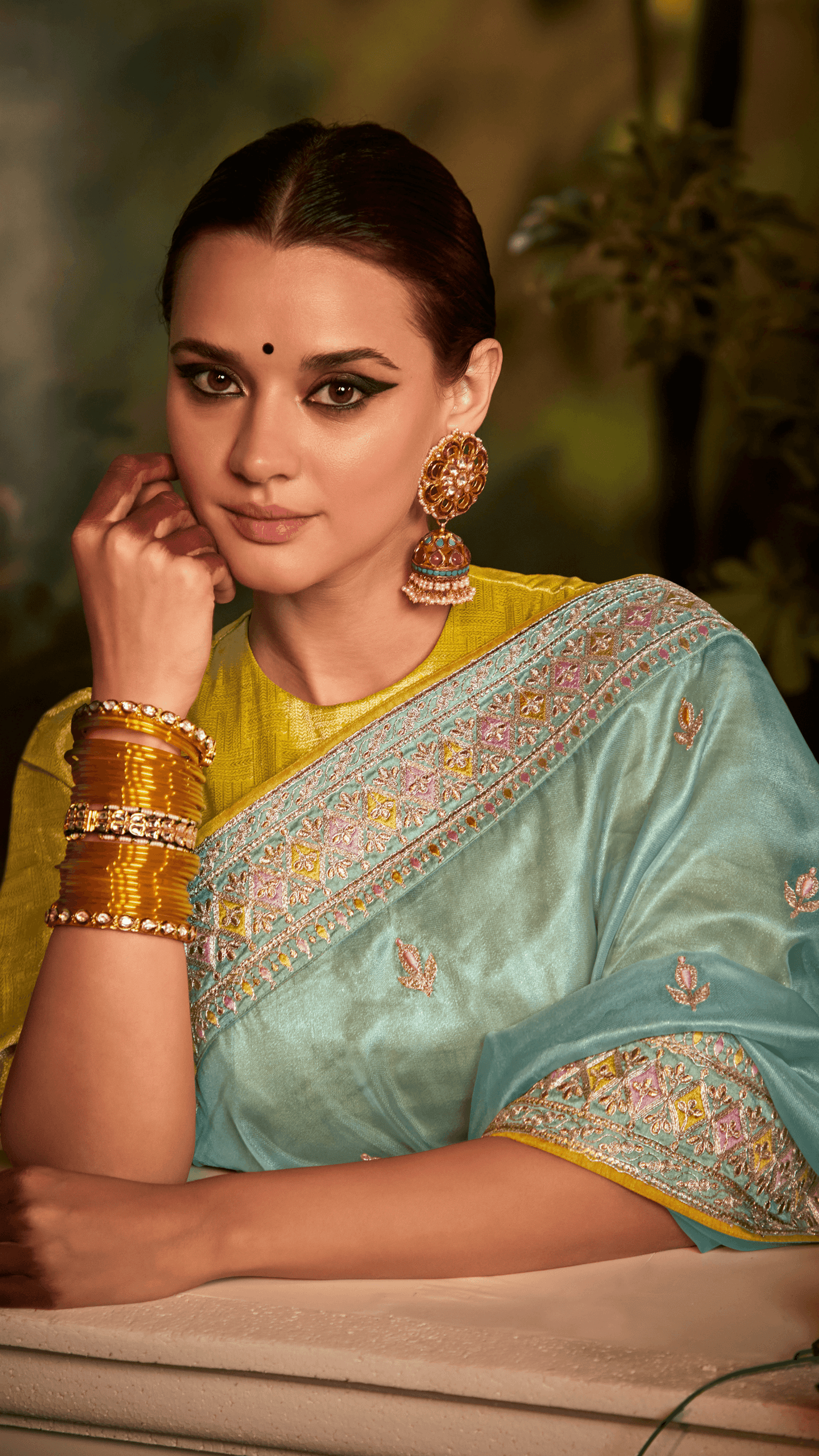 Dhiyona KM Women Sea Green Organza Saree